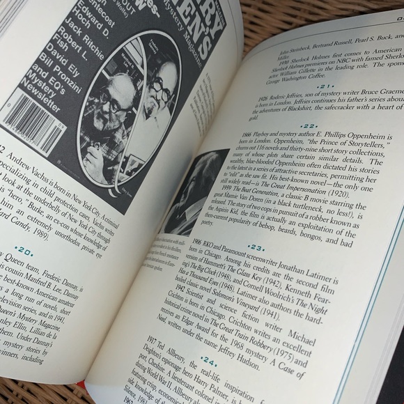 💚 📚 “ The mystery book of days” VINTAGE BOOK - Picture 5 of 5